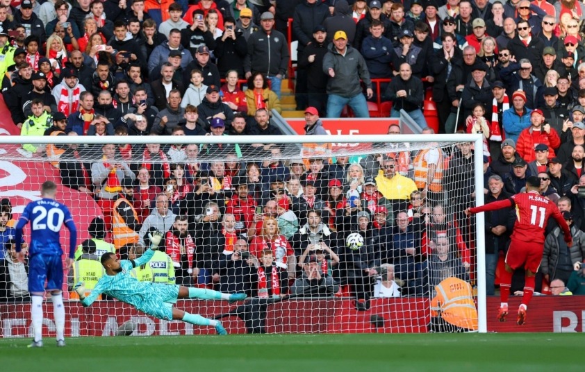 Salah đóng góp lớn vào chiến thắng của Liverpool trước Chelsea. Ảnh: Getty