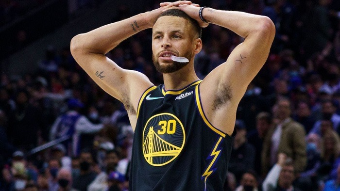 Steph Curry là một người mẫu gương cho các cầu thủ bóng rổ trẻ, với tài năng, sự đam mê