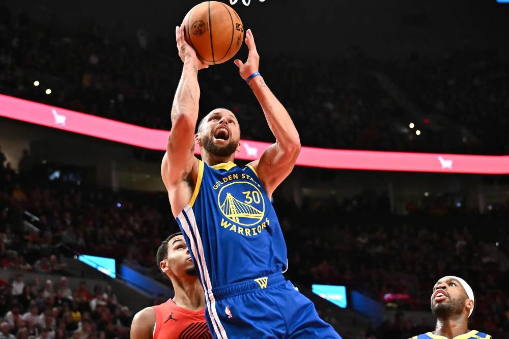 Stephen Curry vắng mặt nửa số trận đã qua của Golden State nhưng đội bóng vẫn lập kỷ lục, vậy anh trở lại sẽ khiến Warriors nguy hiểm hơn nữa?