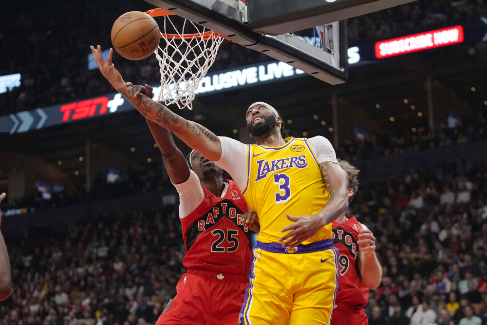 Anthony Davis có trận đấu season-high 38 điểm. Trong 4 chiến thắng của Lakers, Davis đều ghi từ 30 điểm trở lên