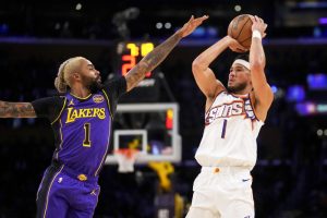 Phoenix Suns bước vào trận đấu rất "nóng tay" với 21-30 FG ở đầu trận