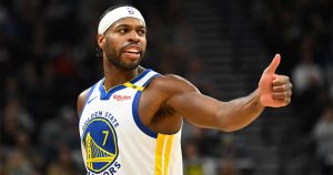 Golden State Warriors có một trong những khởi đầu tốt nhất lịch sử CLB, đi kèm là số quả 3 điểm nhiều nhất qua 6 trận từng được ghi nhận từ xưa đến nay