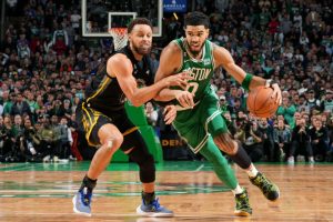 Jayson Tatum liệu có cô độc khi Boston Celtics vắng cả Jaylen Brown lẫn Kristaps Porzingis ở màn so tài này?